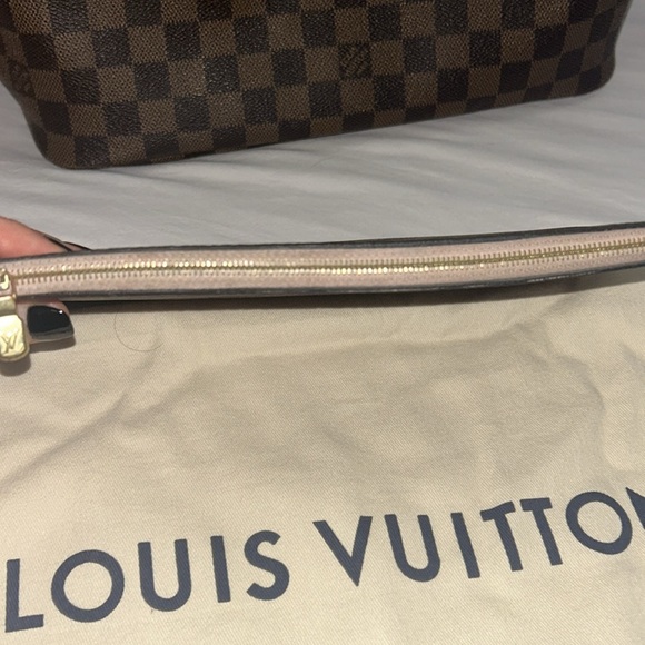 LV Neverfull - Picture 9 of 13